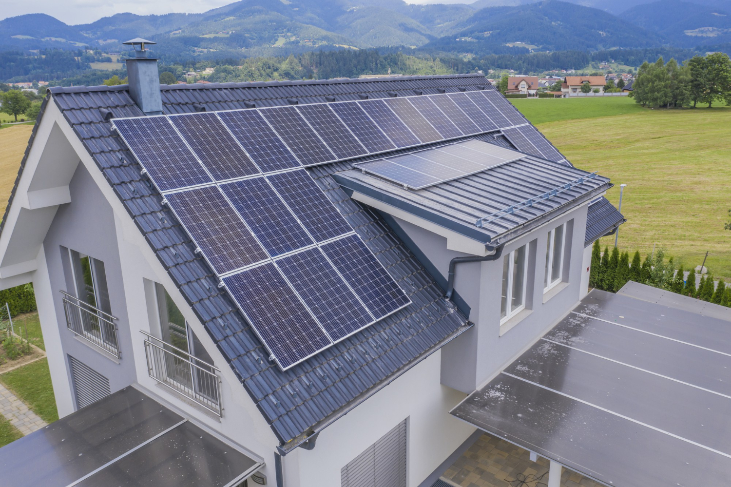 maison avec panneau photovoltaïque
